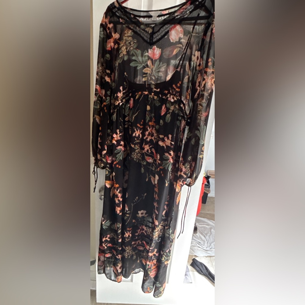 Belle Sky Black Floral Long Sleeve Dress